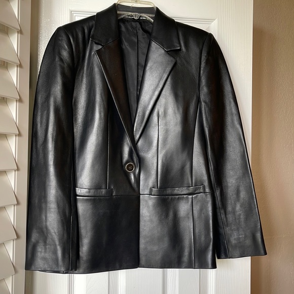 Stunning leather jacket - new without tags - perfect condition - Picture 1 of 5